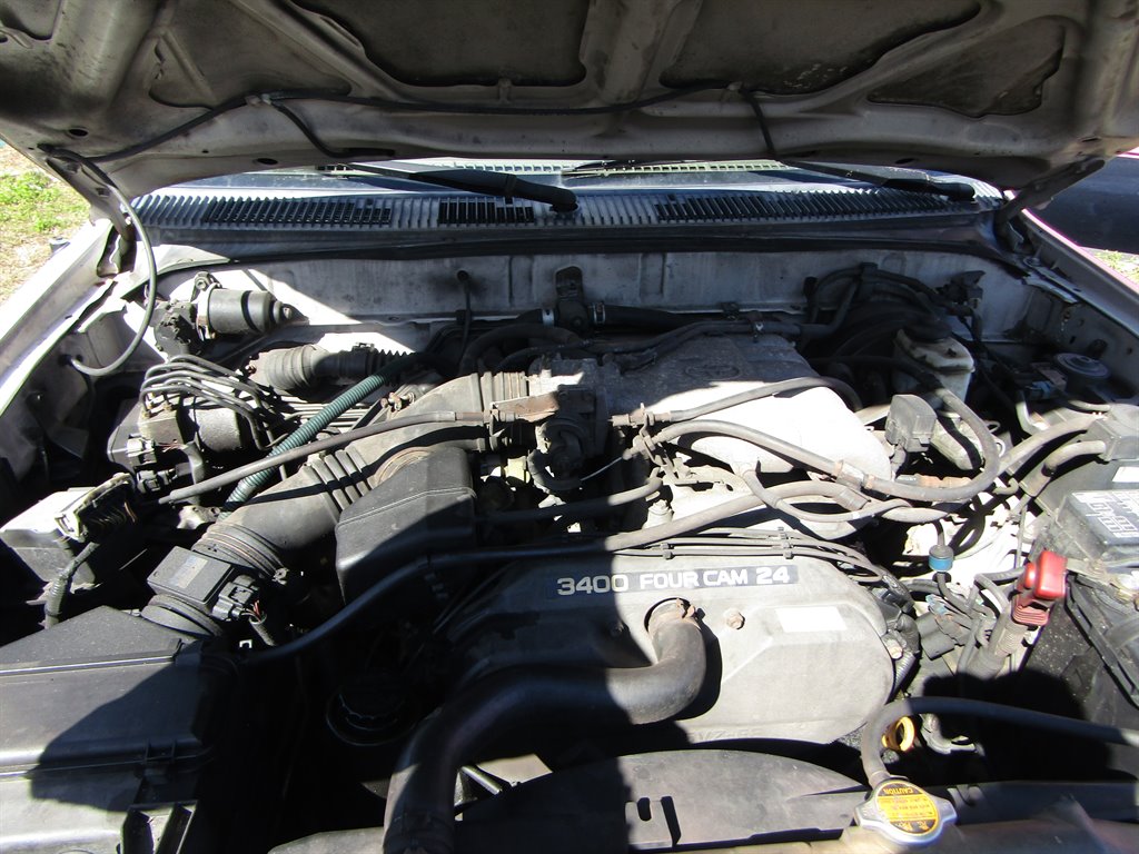 1998 Toyota 4Runner SR5 photo