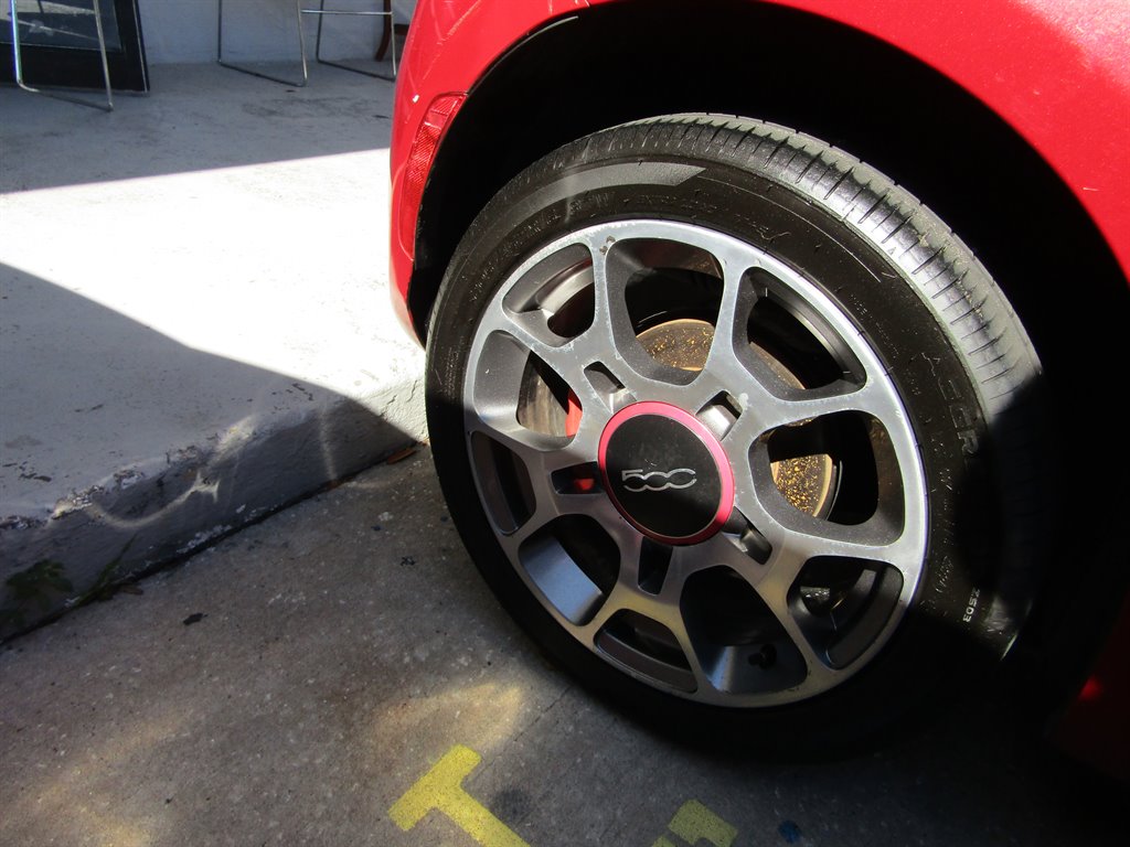 2012 FIAT 500 - $3,999