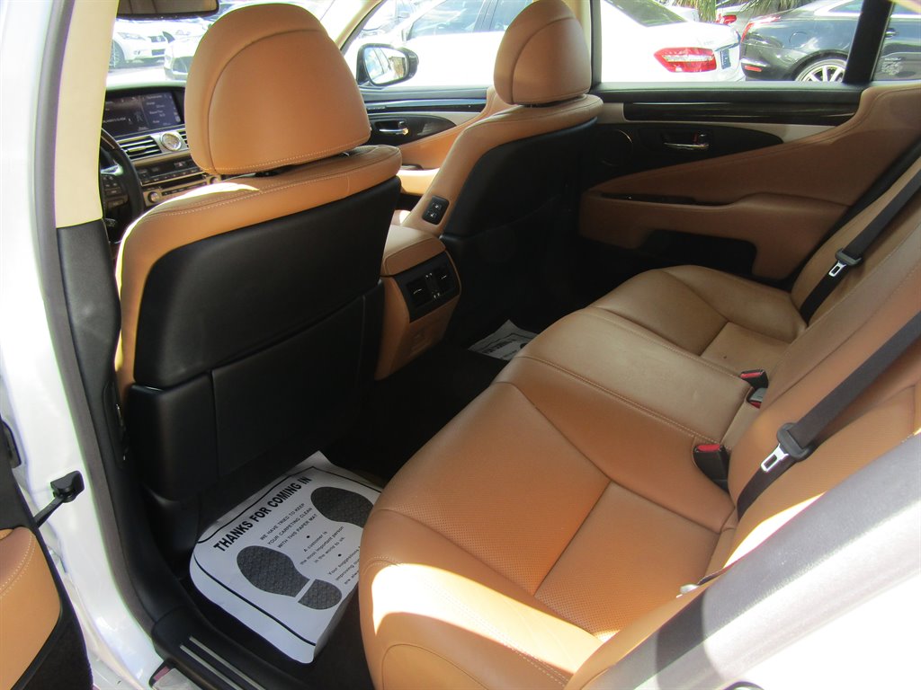 2017 Lexus LS - $21,000