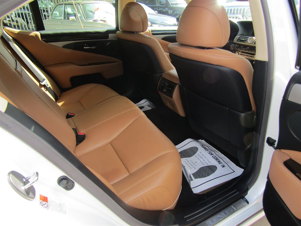 2017 Lexus LS - $21,000