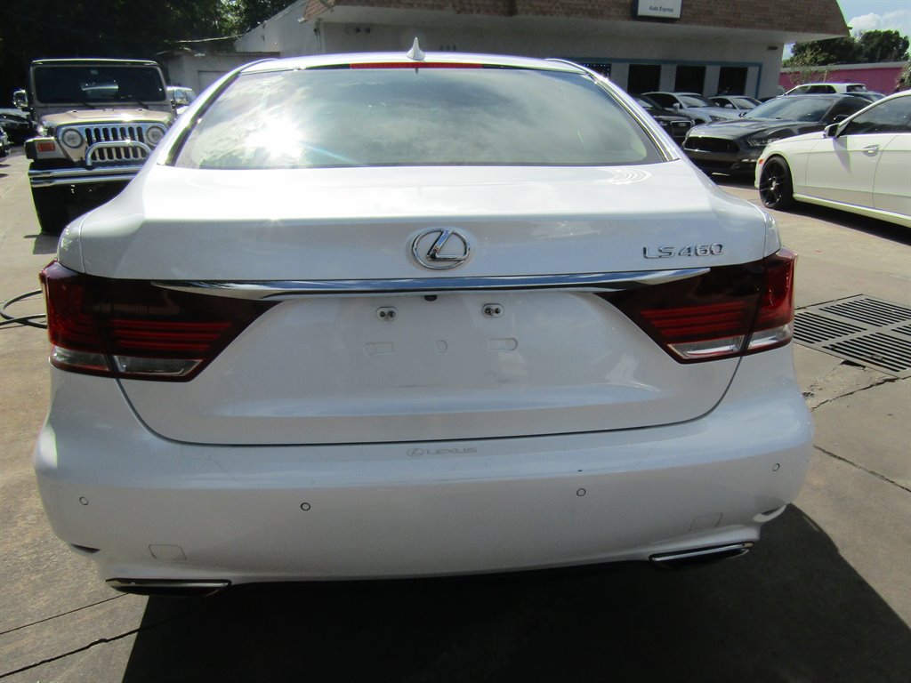 2017 Lexus LS - $21,000