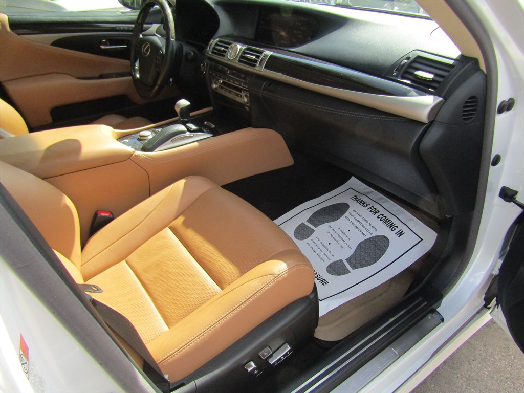 2017 Lexus LS - $21,000