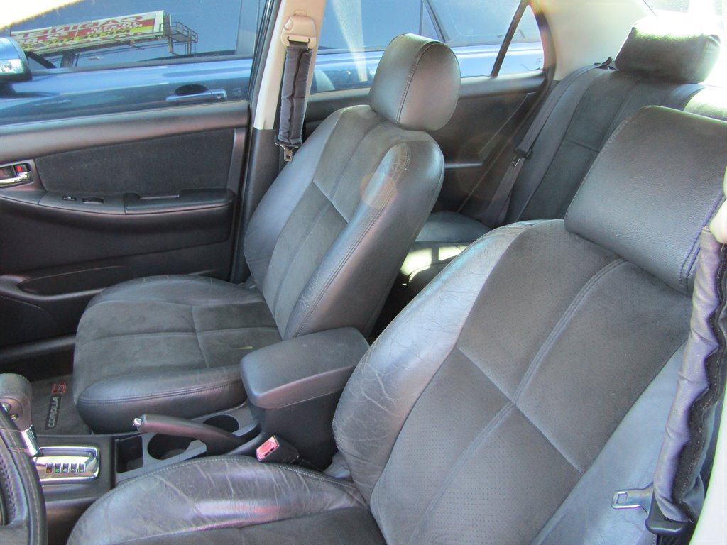 2003 Toyota Corolla CE photo
