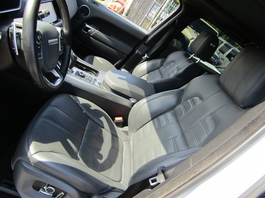 2017 Land Rover Range Rover Sport - $18,999