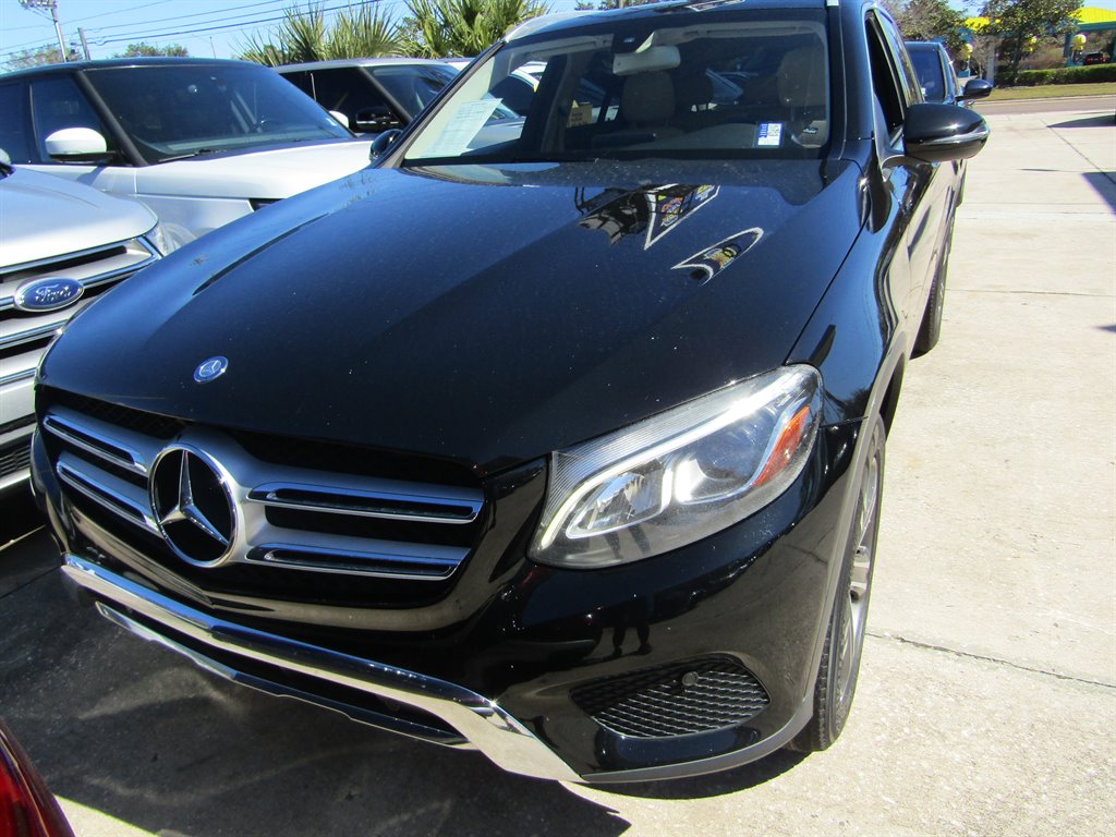 2017 Mercedes-Benz C-Class - $11,000