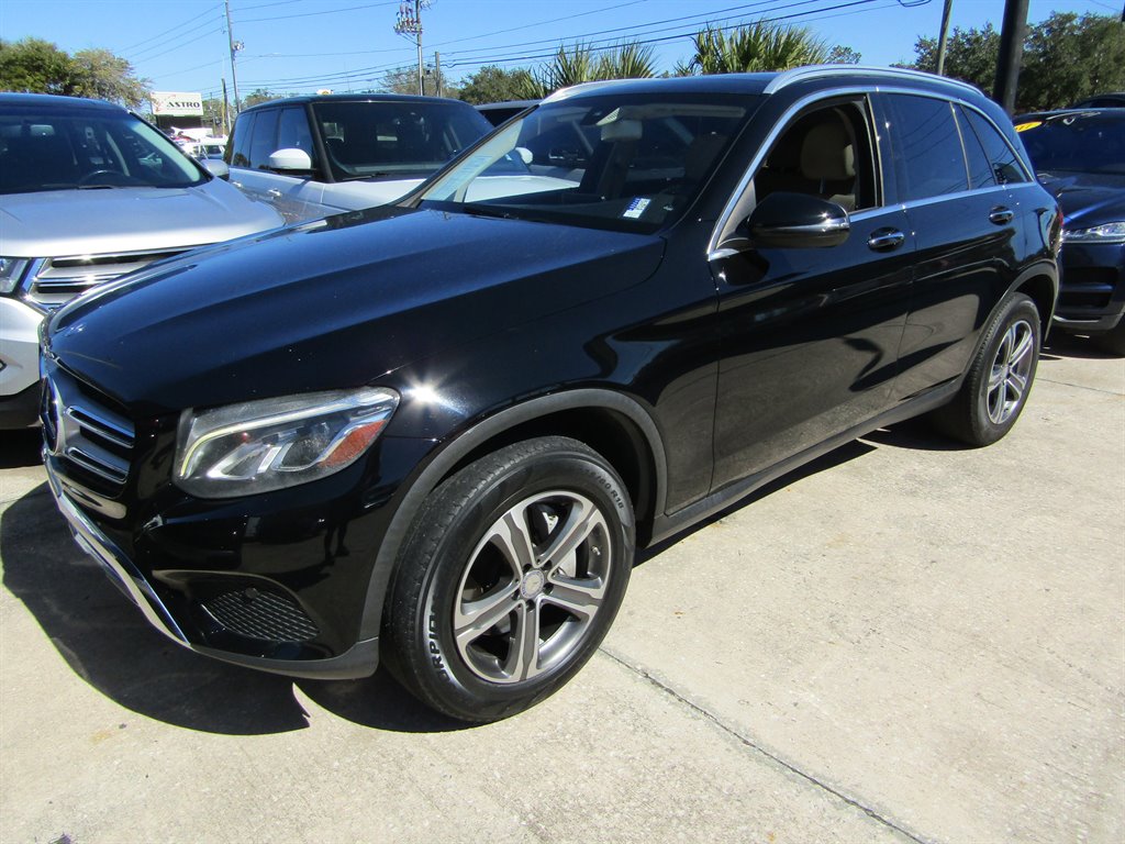 2017 Mercedes-Benz C-Class - $11,000
