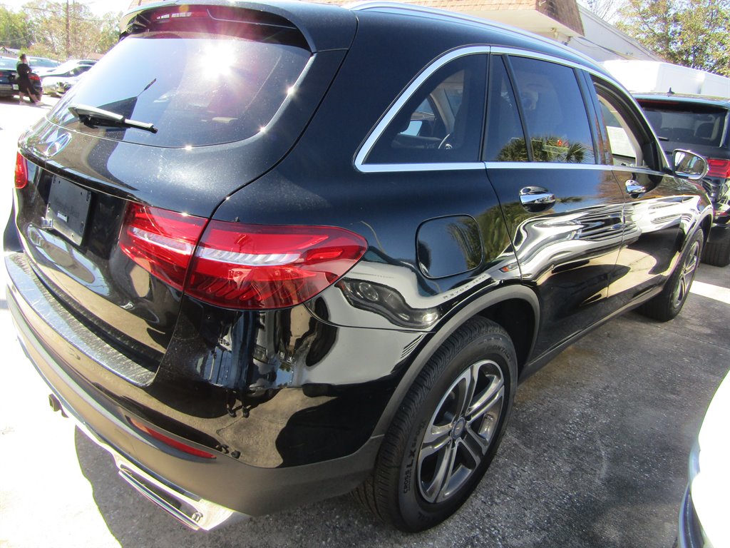 2017 Mercedes-Benz C-Class - $11,000