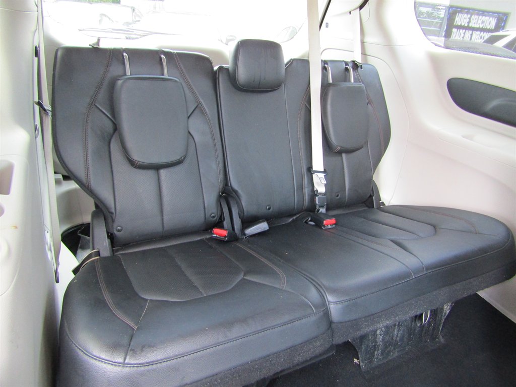 2020 Chrysler Pacifica - $11,999