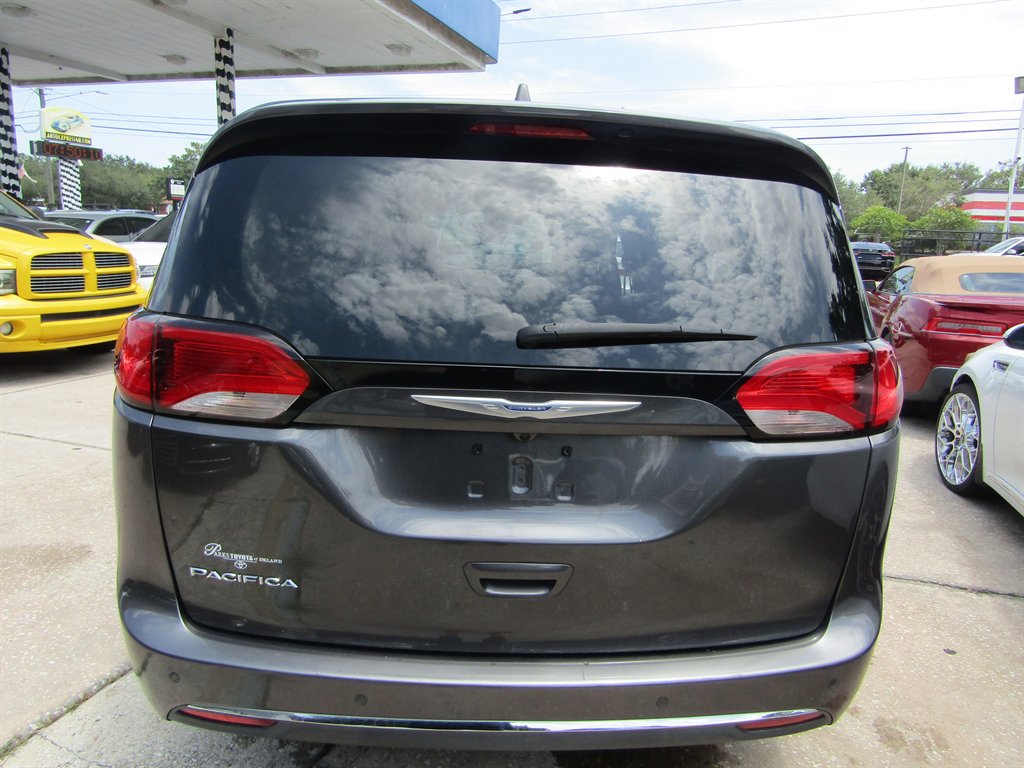 2020 Chrysler Pacifica - $11,999