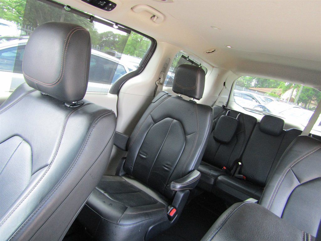 2020 Chrysler Pacifica - $11,999