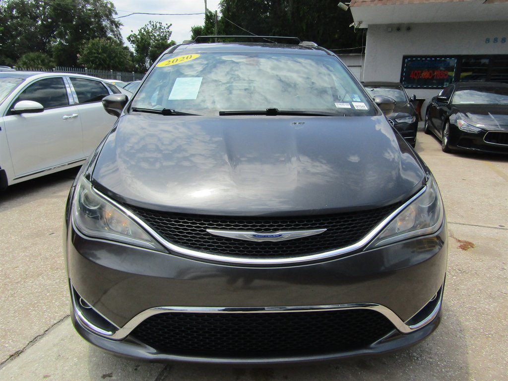 2020 Chrysler Pacifica - $11,999