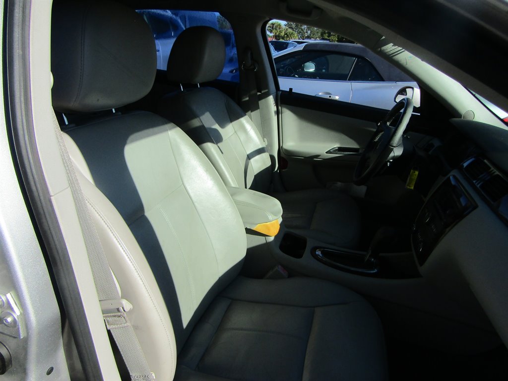2011 Chevrolet Impala LT photo