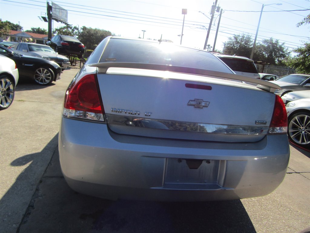 2011 Chevrolet Impala LT photo