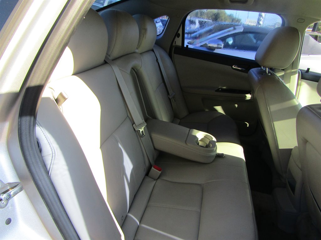 2011 Chevrolet Impala LT photo