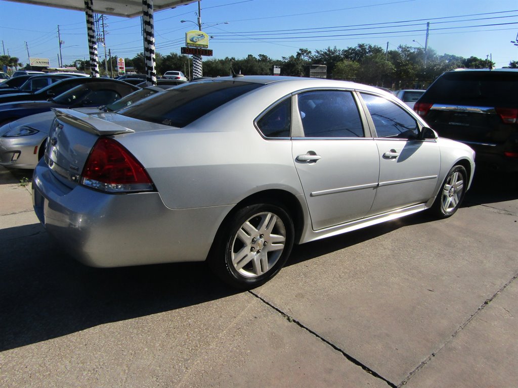 2011 Chevrolet Impala LT photo