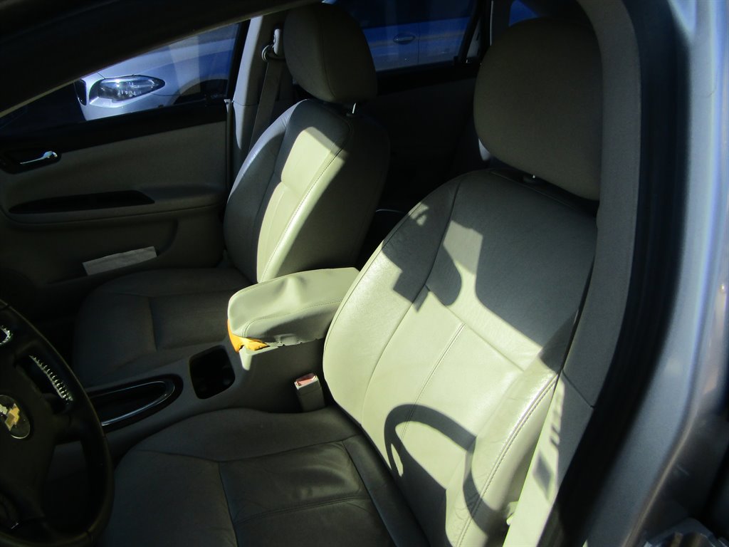 2011 Chevrolet Impala LT photo