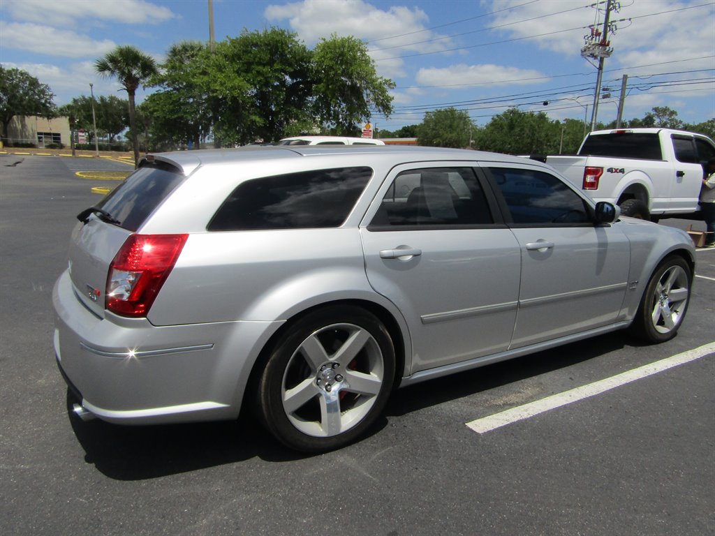 2006 Dodge Magnum SRT-8 photo