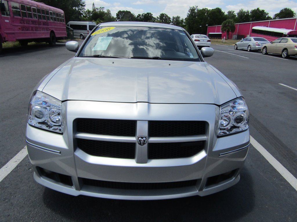 2006 Dodge Magnum SRT-8 photo