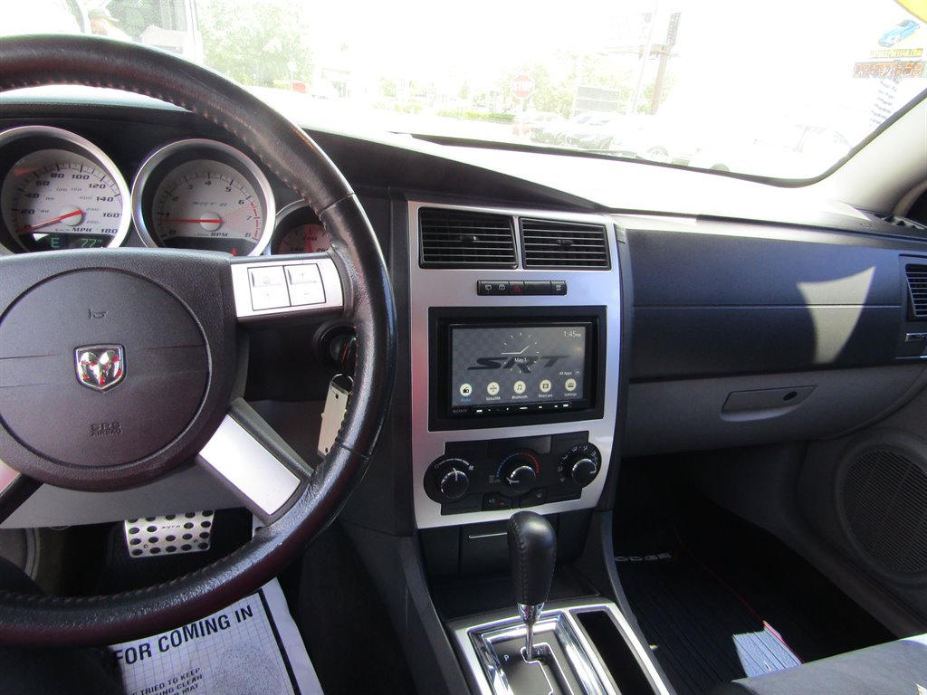 2006 Dodge Magnum SRT-8 photo
