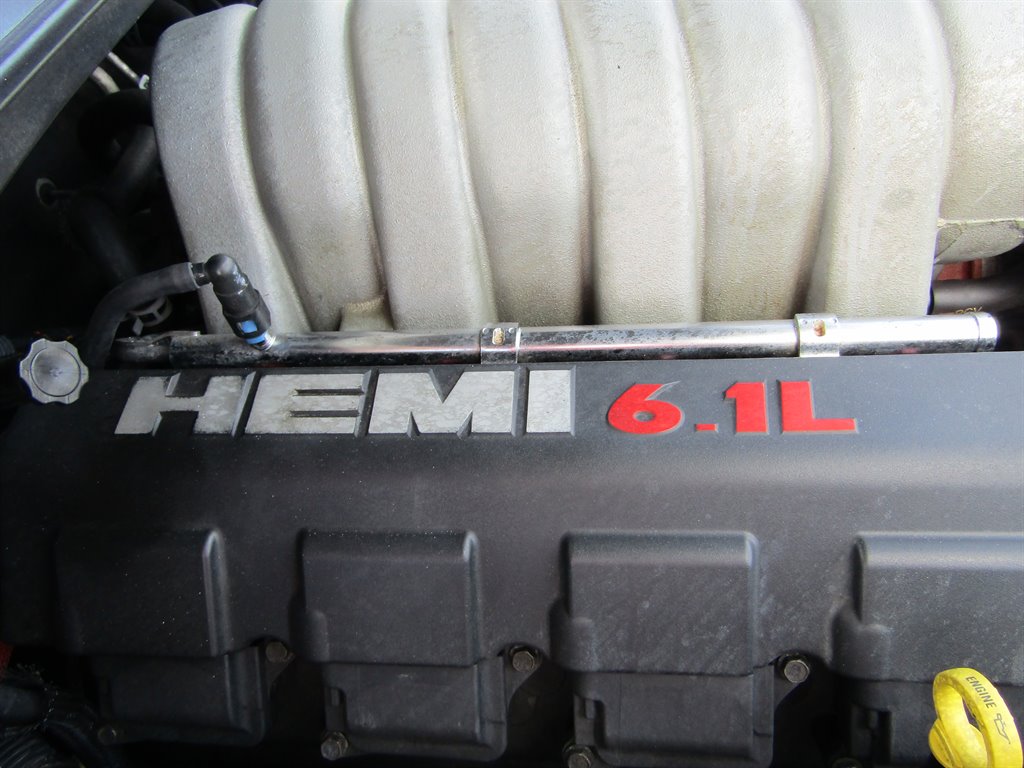 2006 Dodge Magnum SRT-8 photo