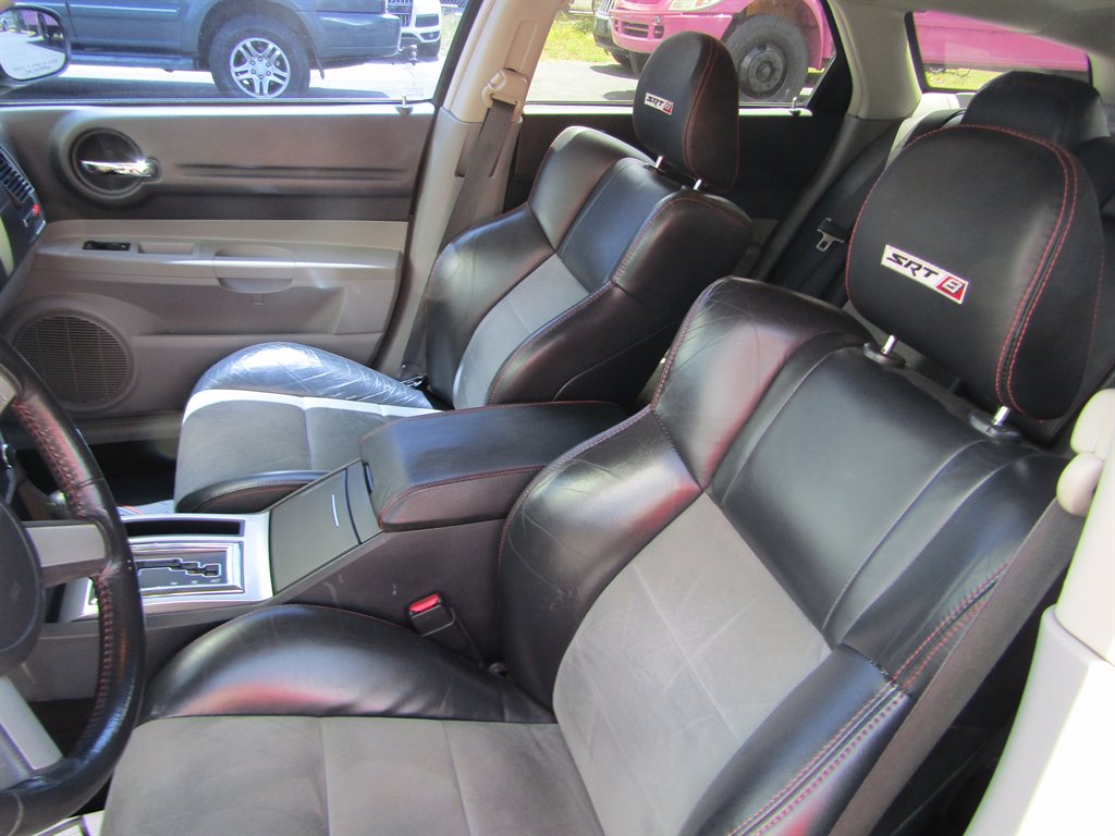2006 Dodge Magnum SRT-8 photo