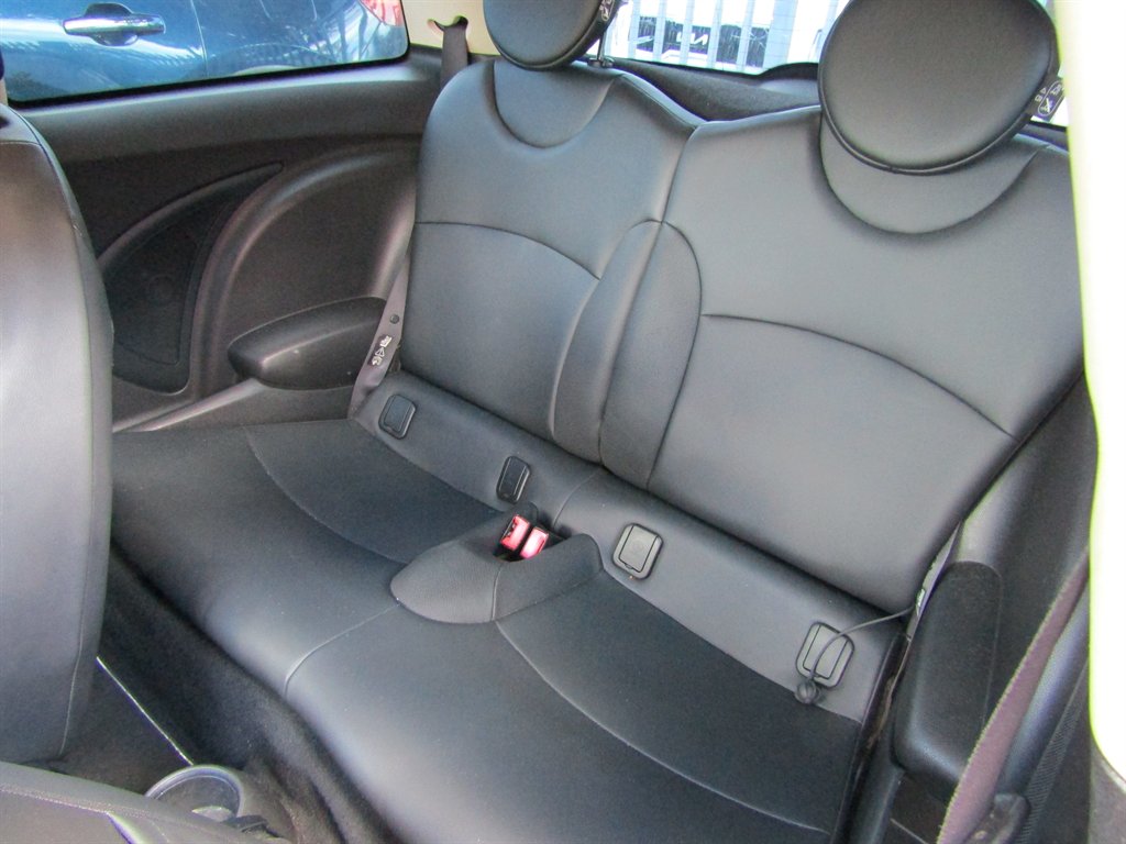 2011 MINI Hardtop - $5,999