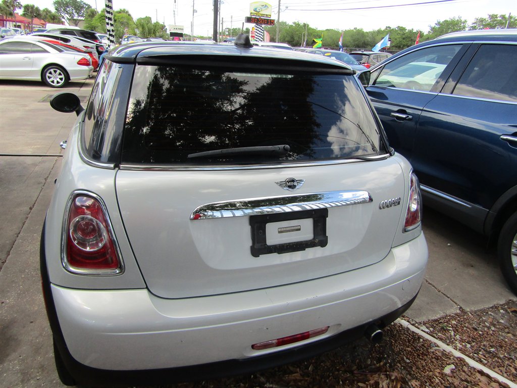 2011 MINI Hardtop - $5,999