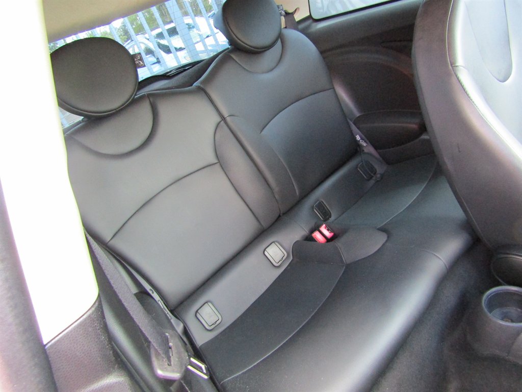2011 MINI Hardtop - $5,999