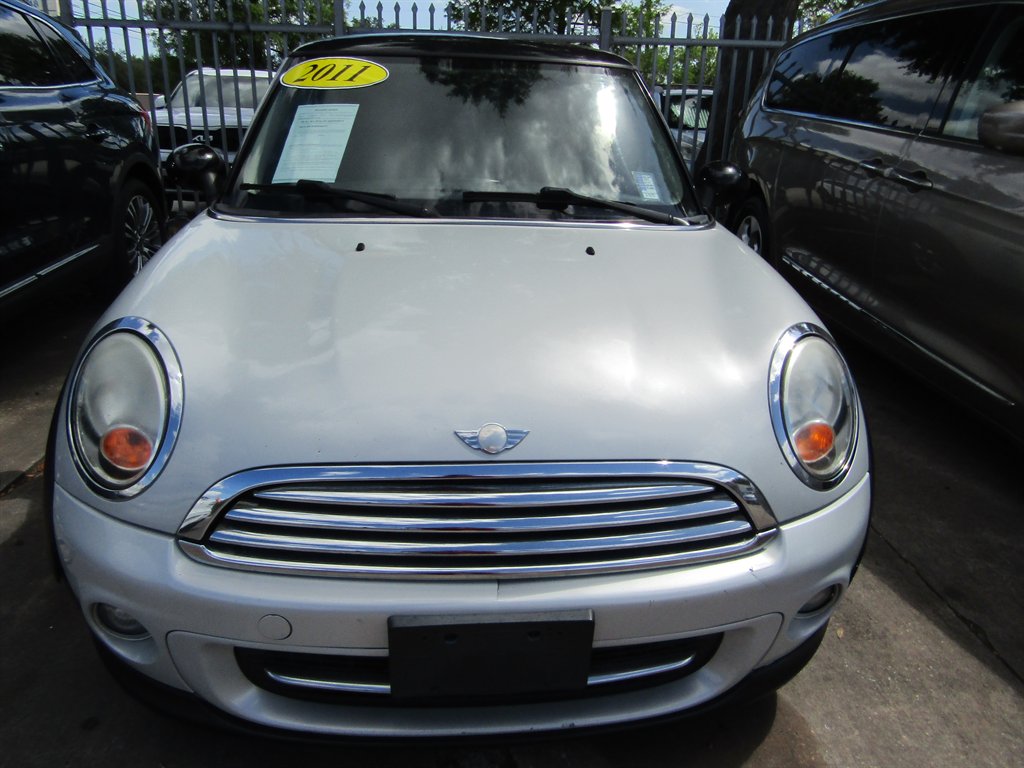 2011 MINI Hardtop - $5,999