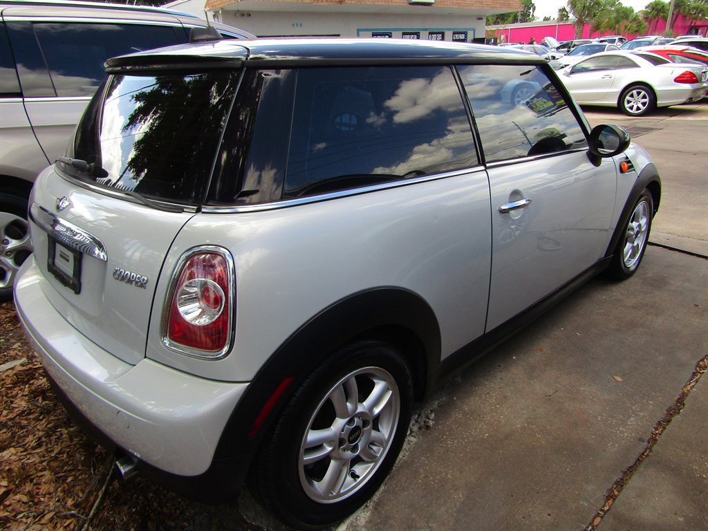 2011 MINI Hardtop - $5,999