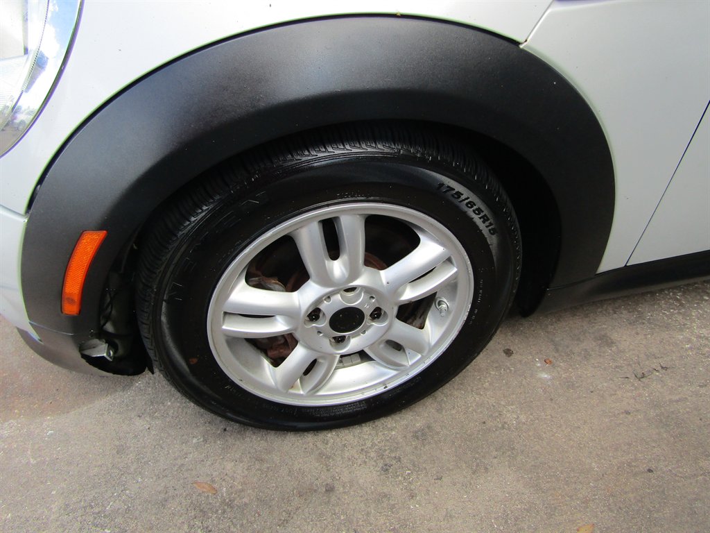 2011 MINI Hardtop - $5,999
