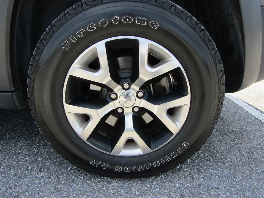 2014 Jeep Cherokee - $5,500