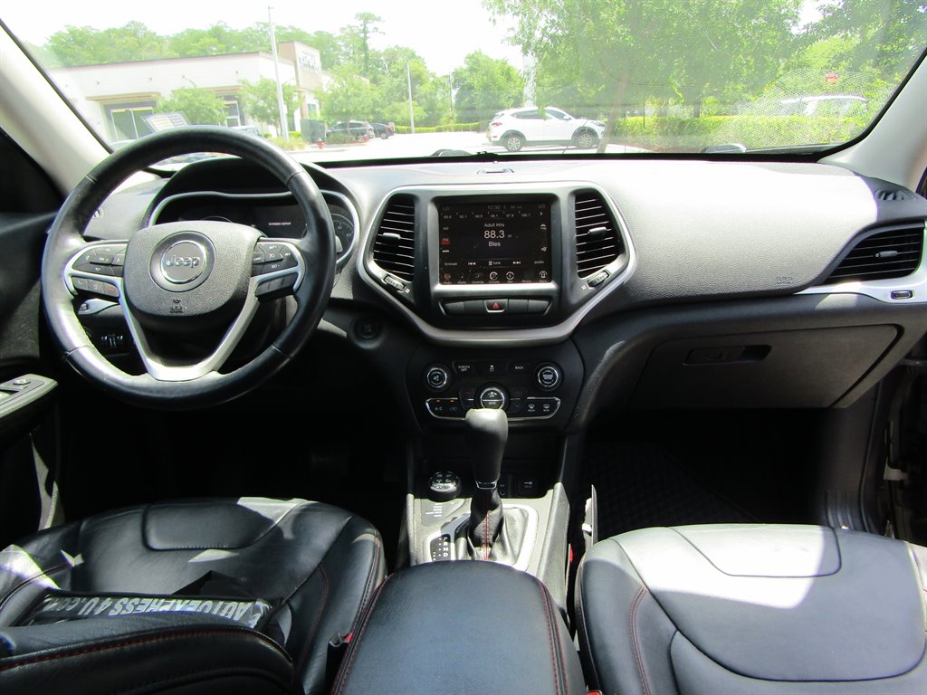 2014 Jeep Cherokee Trailhawk photo