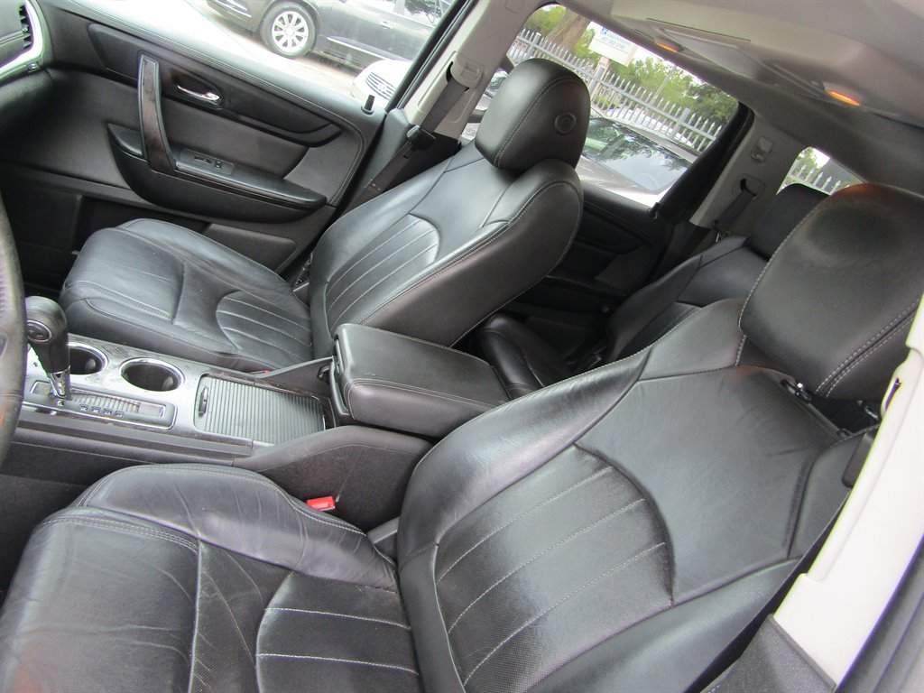 2015 Chevrolet Traverse - $8,600