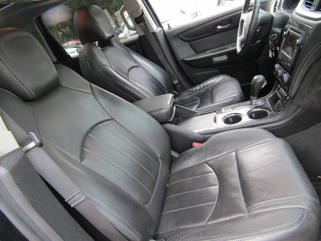 2015 Chevrolet Traverse - $8,600