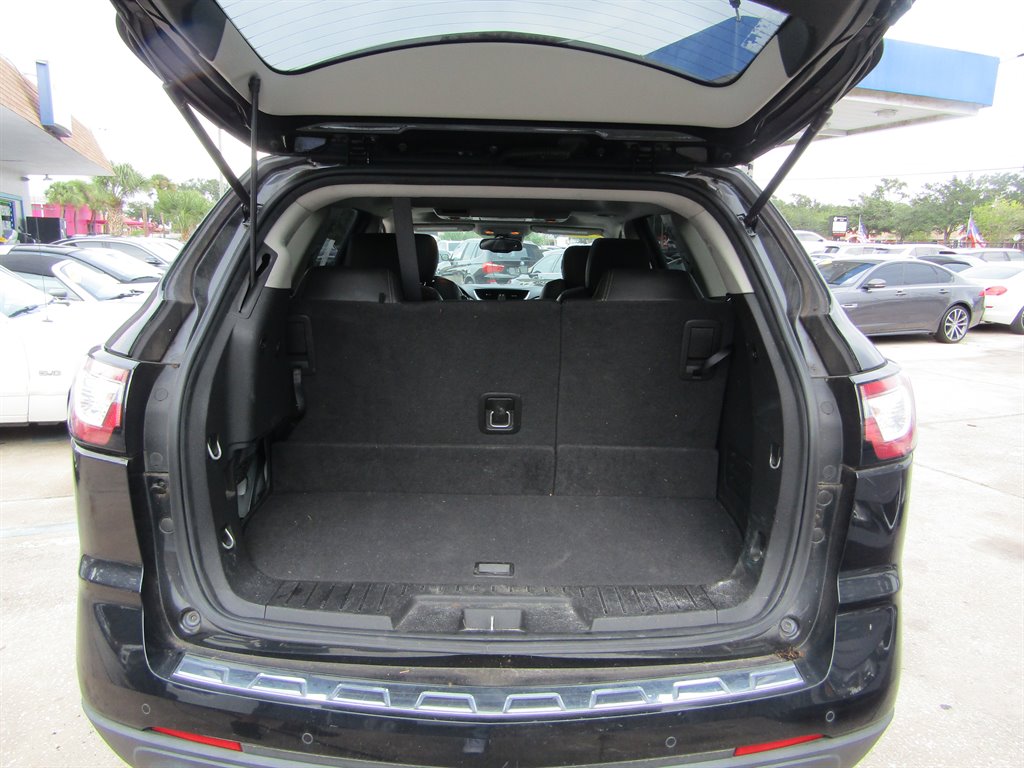2015 Chevrolet Traverse - $8,600
