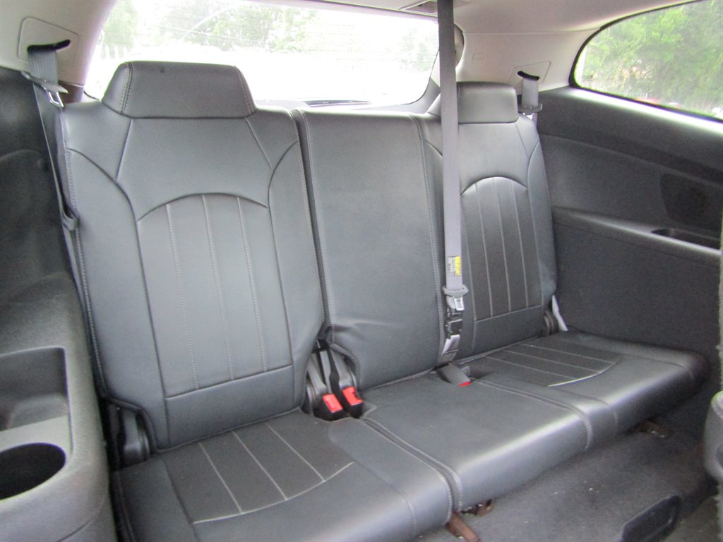 2015 Chevrolet Traverse - $8,600