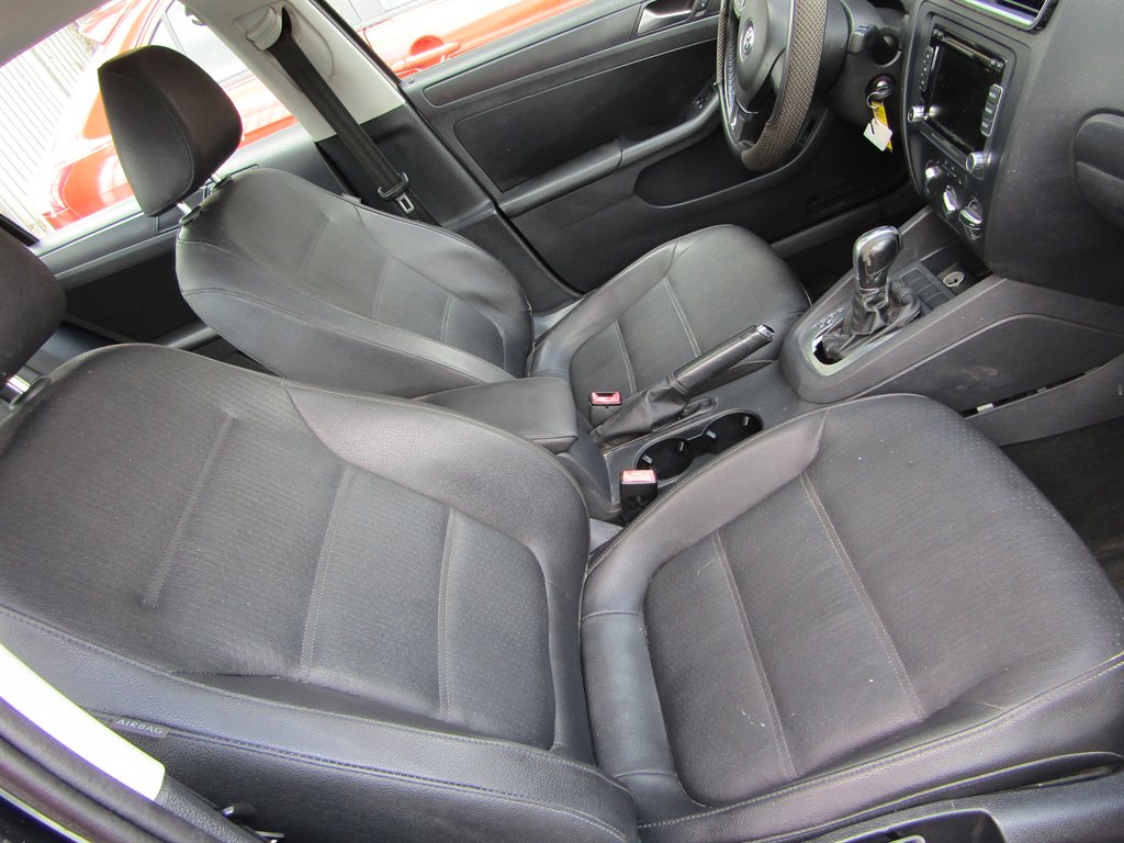 2012 Volkswagen Jetta - $3,999