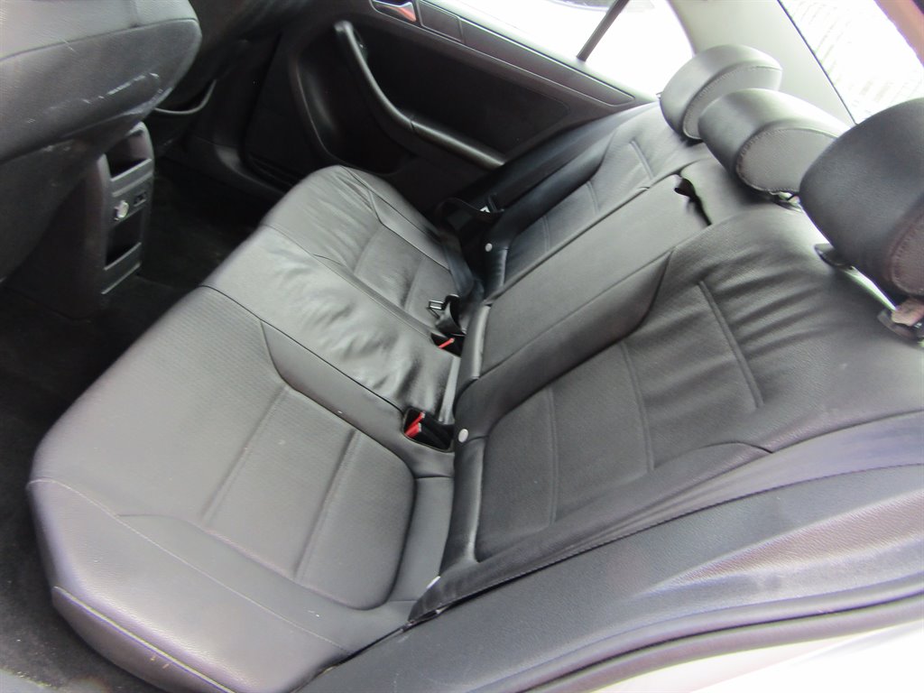 2012 Volkswagen Jetta - $3,999