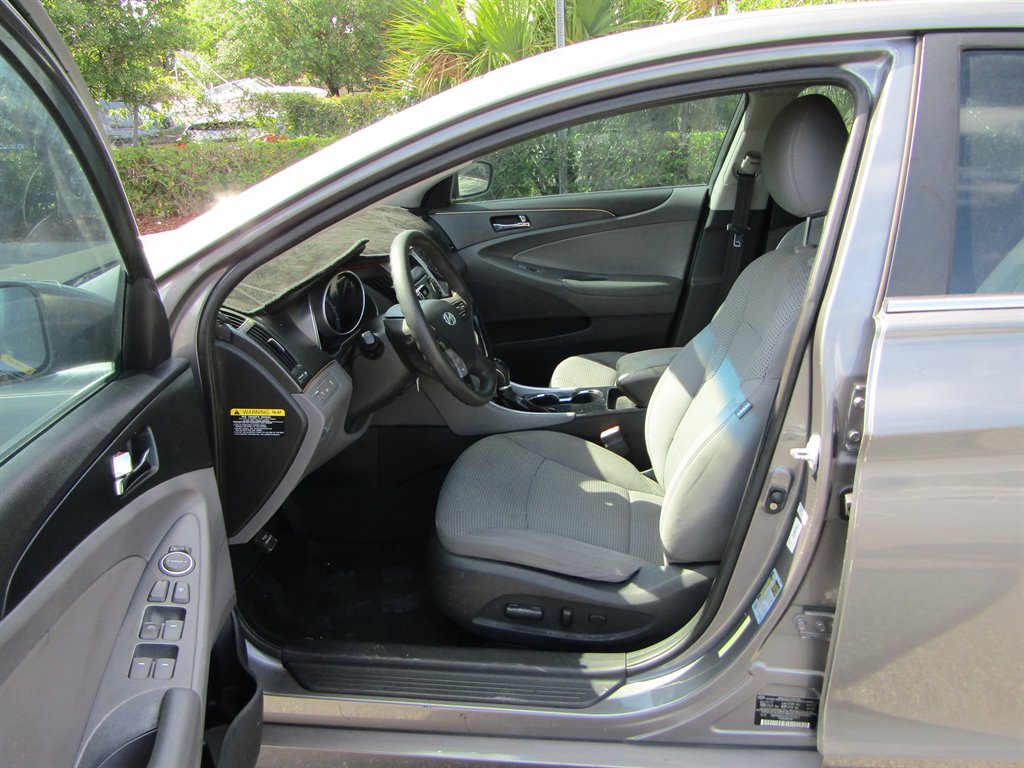 2012 Hyundai Sonata - $4,800