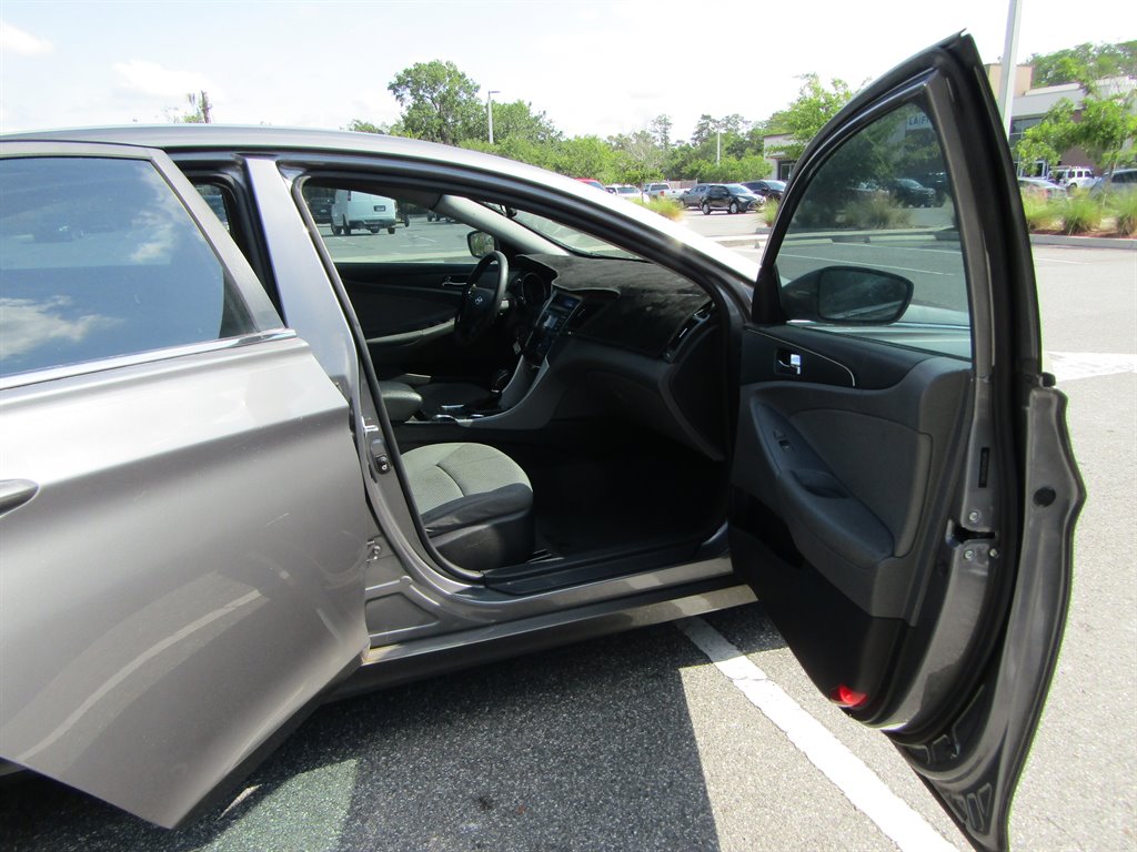2012 Hyundai Sonata - $4,800