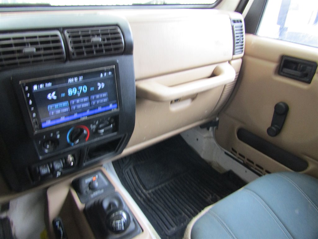 2001 Jeep Wrangler Sahara photo