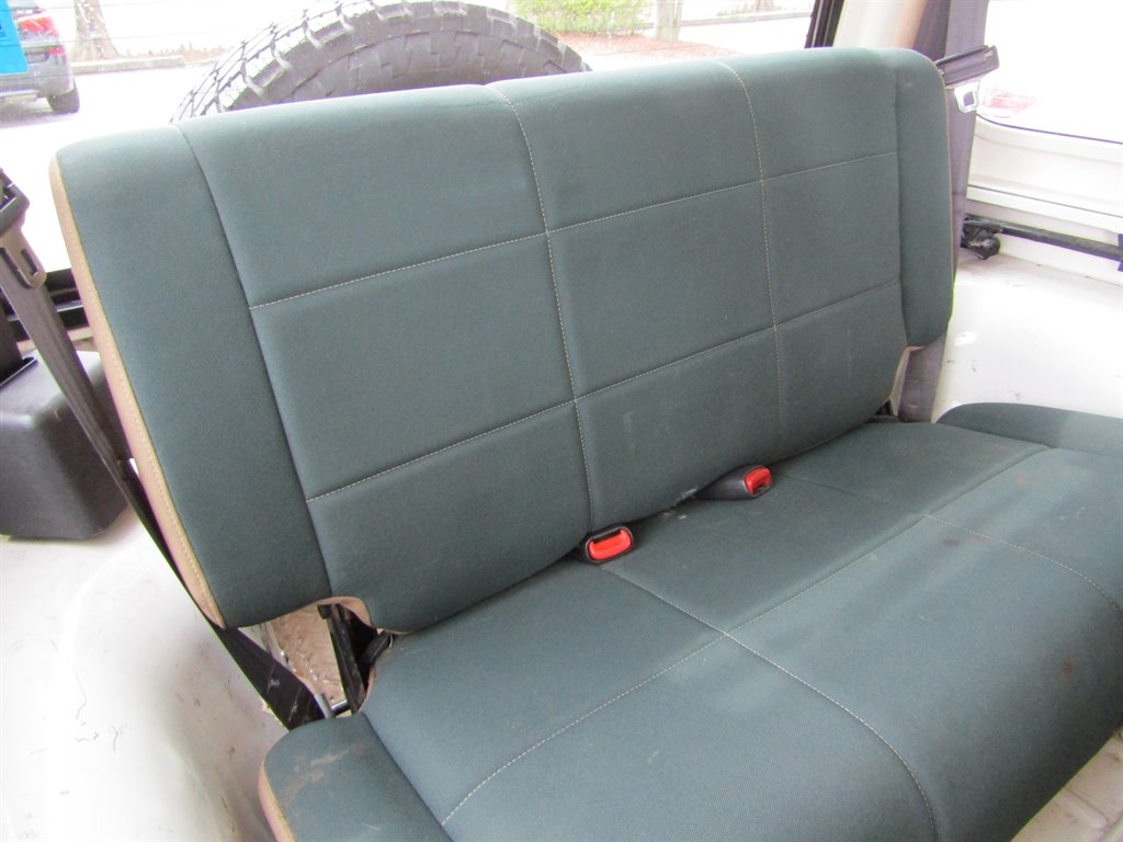 2001 Jeep Wrangler Sahara photo