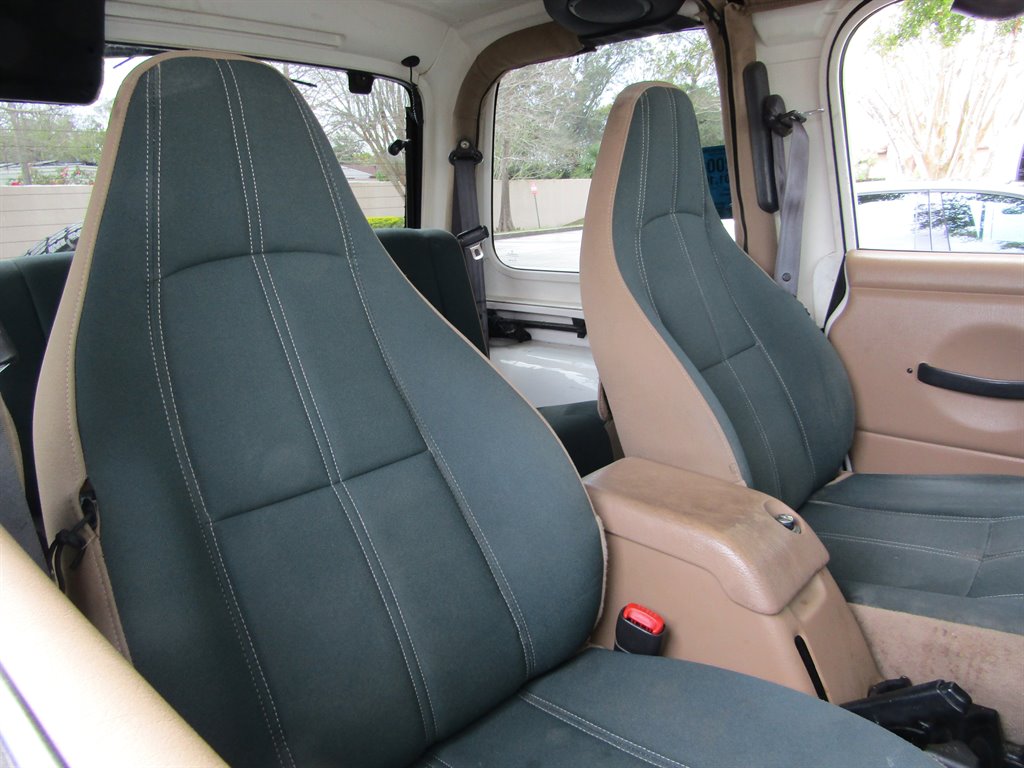 2001 Jeep Wrangler Sahara photo