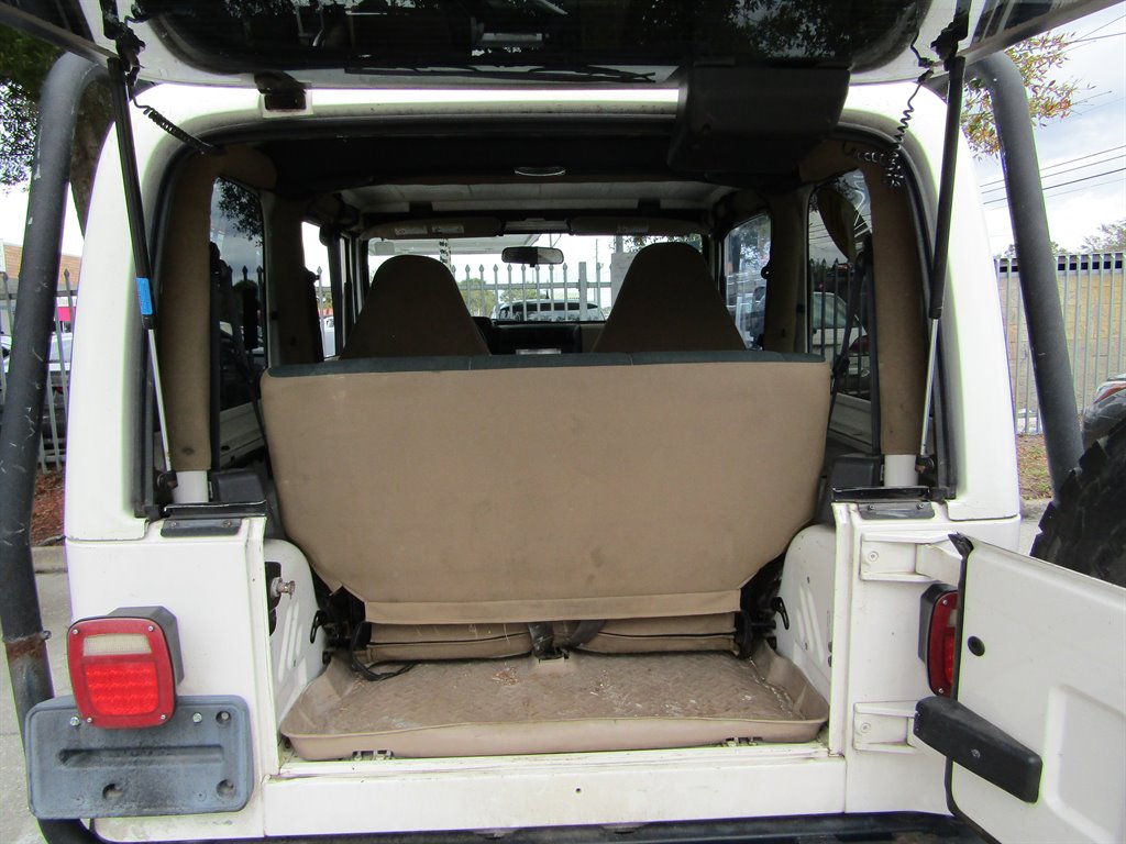 2001 Jeep Wrangler Sahara photo
