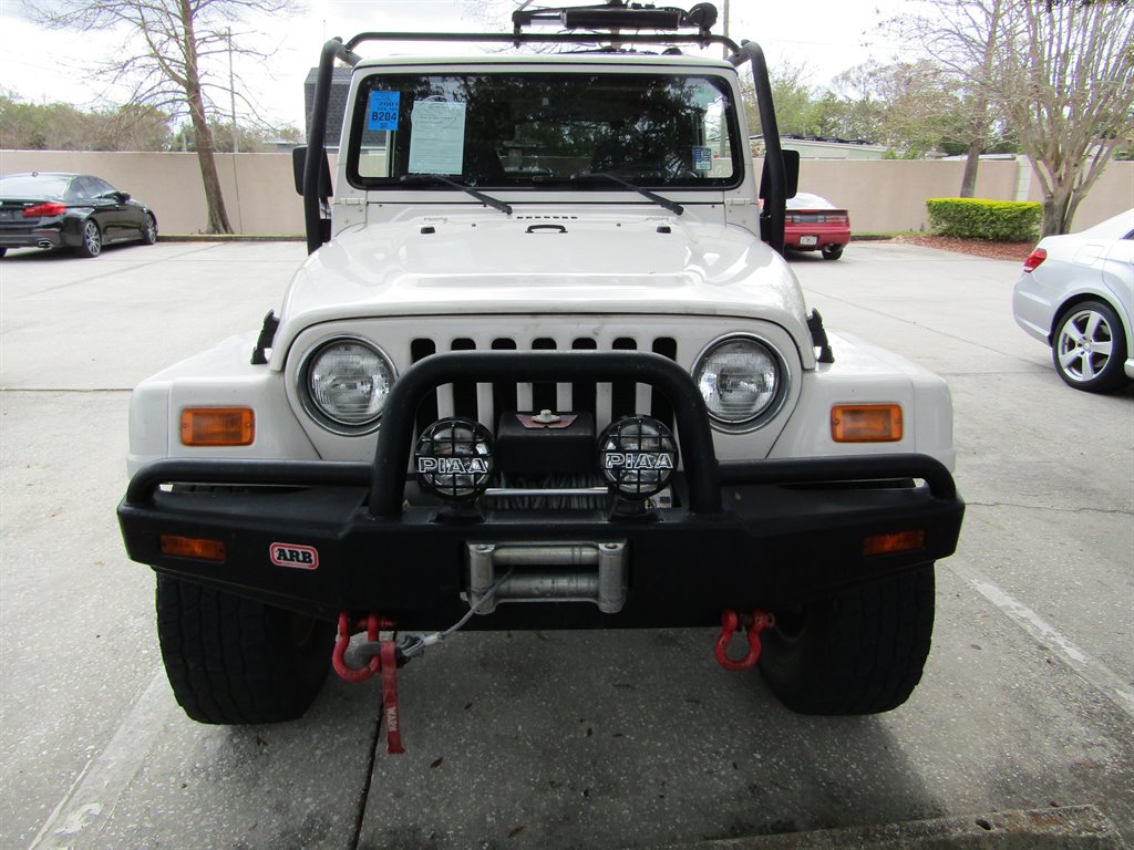 2001 Jeep Wrangler Sahara photo