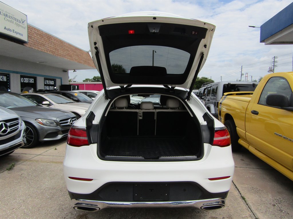 2018 Mercedes-Benz C-Class - $19,900