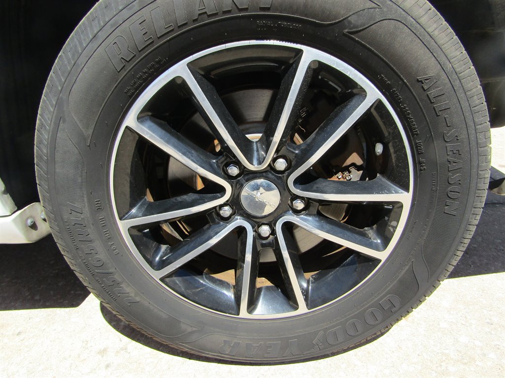 2014 Dodge Grand Caravan SXT photo