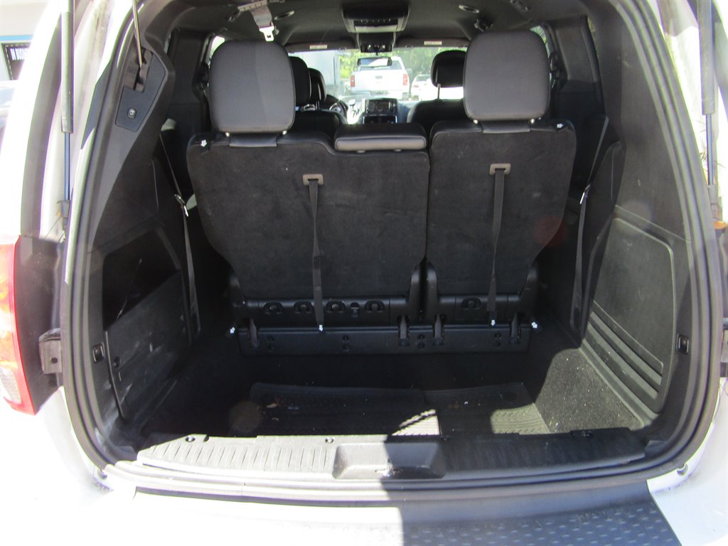 2014 Dodge Grand Caravan SXT photo
