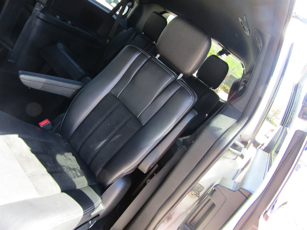 2014 Dodge Grand Caravan SXT photo